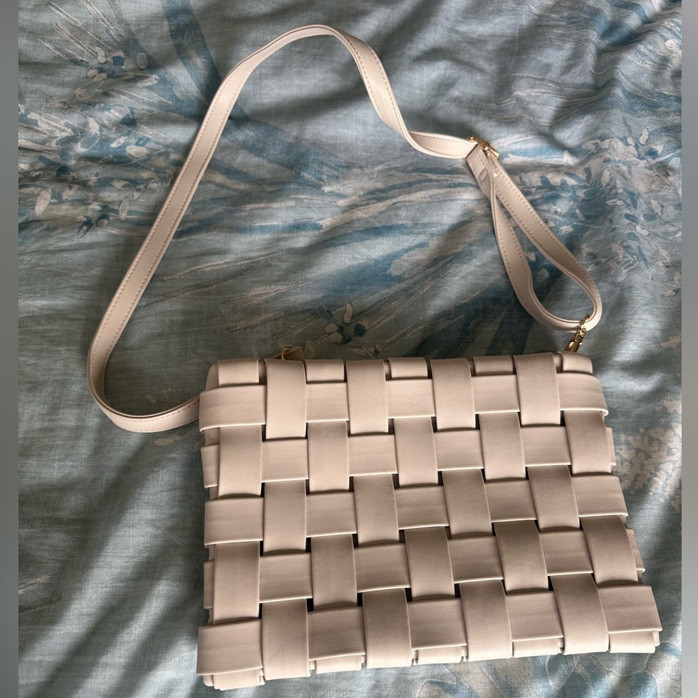 Anthropologie || Lindy Woven Clutch || cream